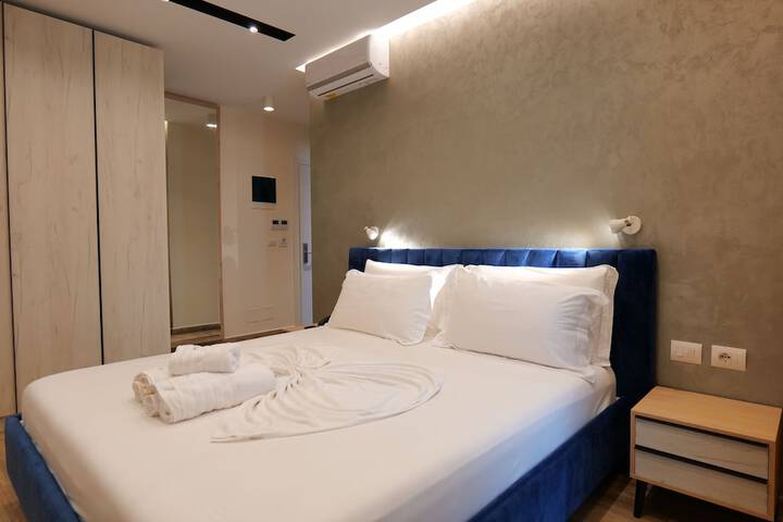 Room 28 of 126