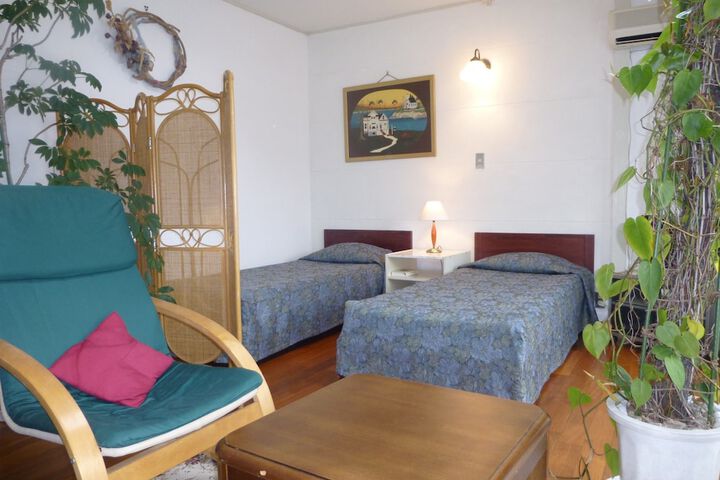 Room 3 of 27