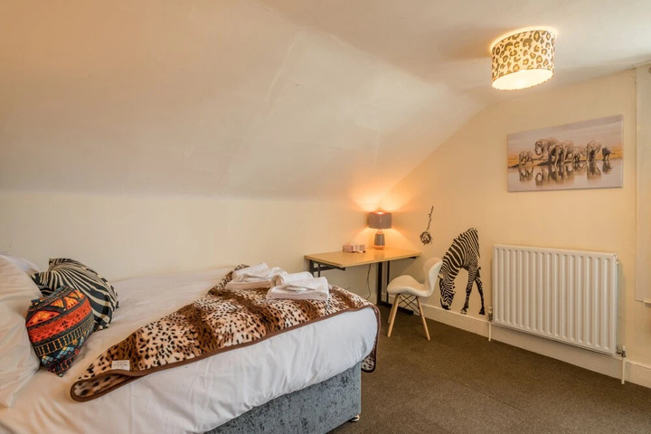 Room 5 of 21