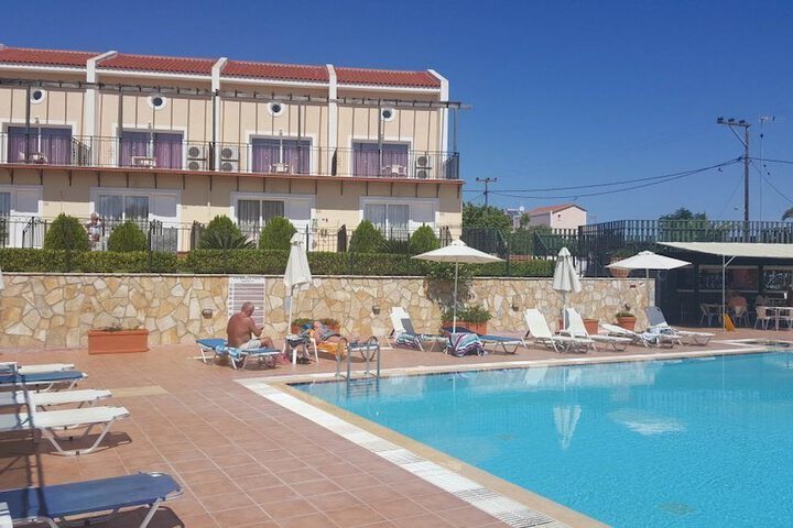 Pool Hotel