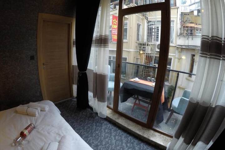 Room 20 of 36