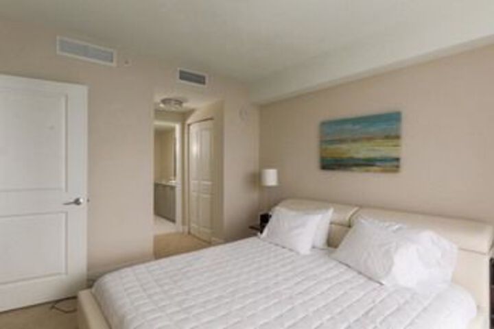 Room 27 of 69