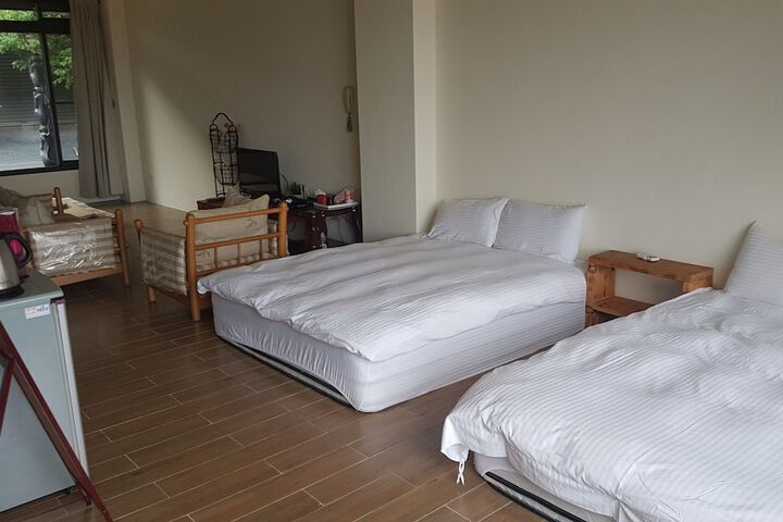 Room 28 of 82
