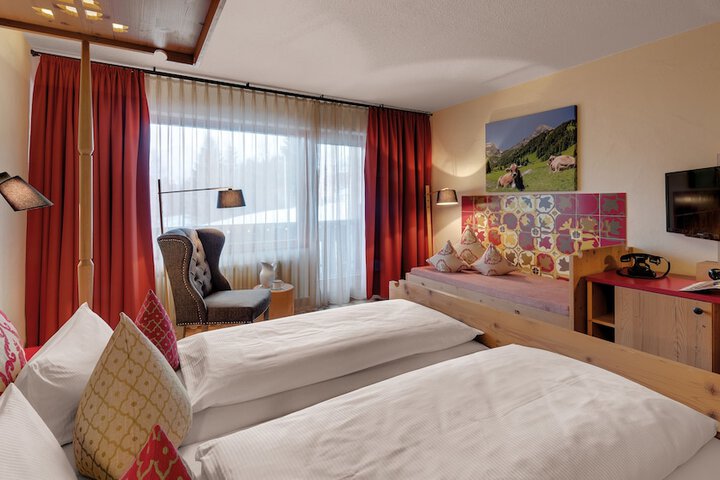Room 32 of 99