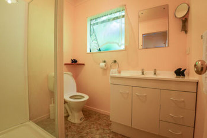 Room 8 of 222