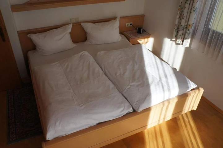 Room 3 of 16
