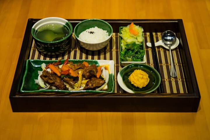 Dining 21 of 32