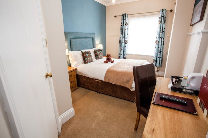 Room 4 of 36