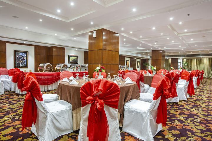 Ballroom/Hall 244 of 258