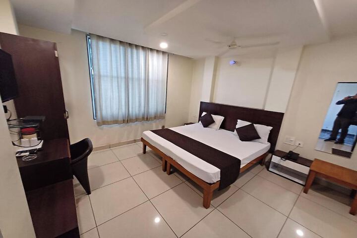 Room 7 of 25