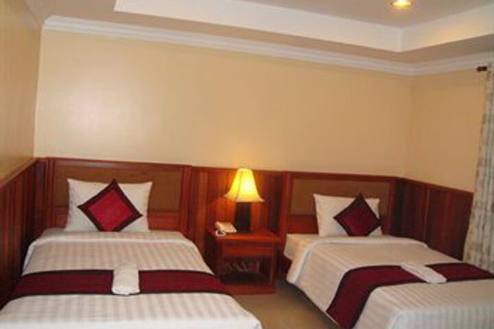 Room 17 of 36