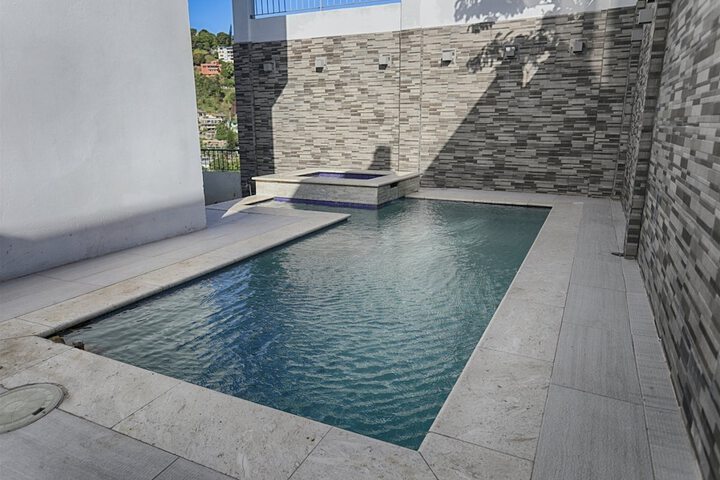 Hotel 32 of 34