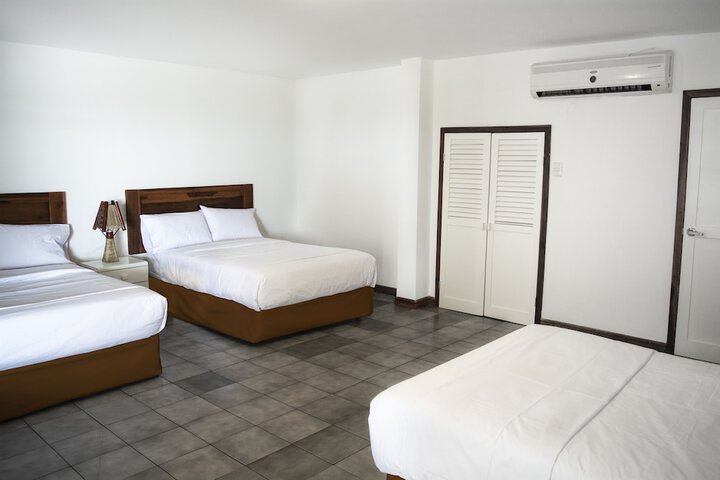 Room 9 of 13