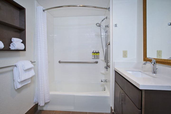 Suite 1 Bedroom (3 of 7)