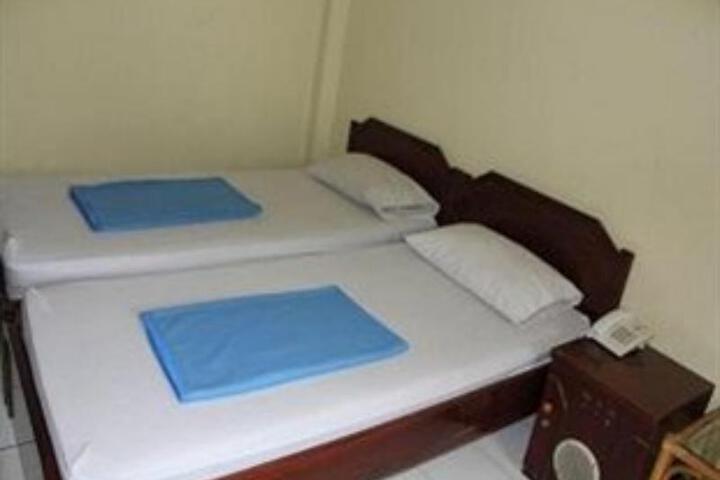 Room 4 of 6
