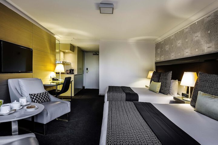 Room 4 of 145