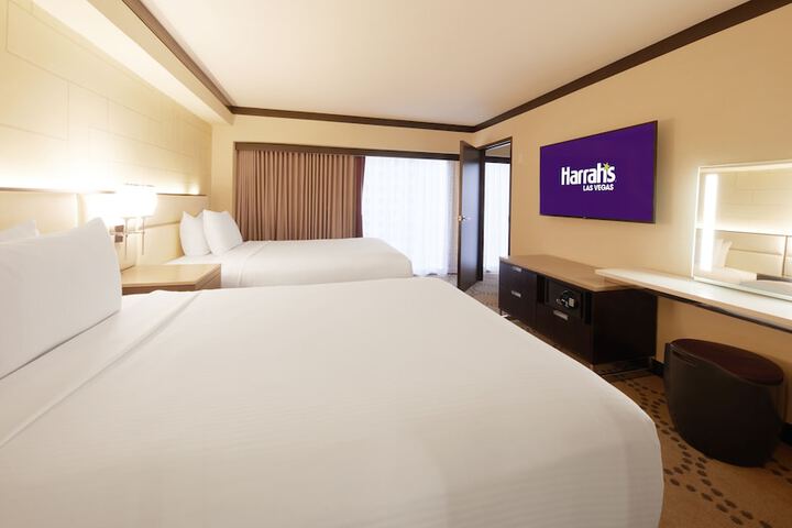 Mountain Deluxe Room with 2 Queen Beds (21 of 21)