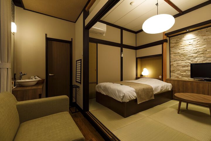 Room 17 of 78