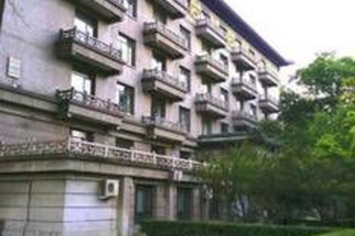 Hotel 8 of 143