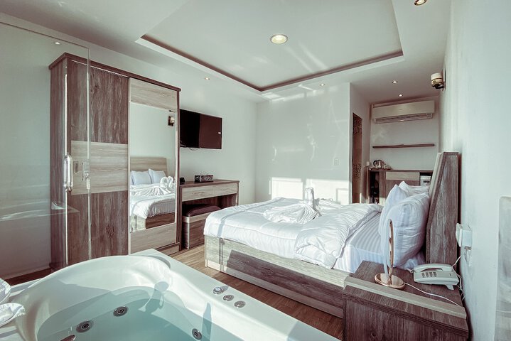Hotel 317 of 340