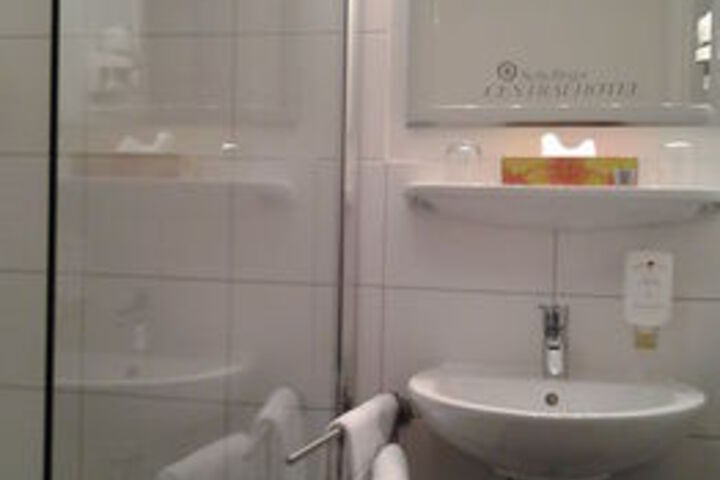 Room 3 of 12