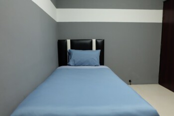 Room 18 of 23