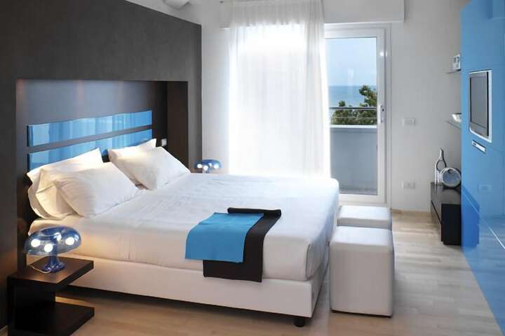 Room 20 of 62