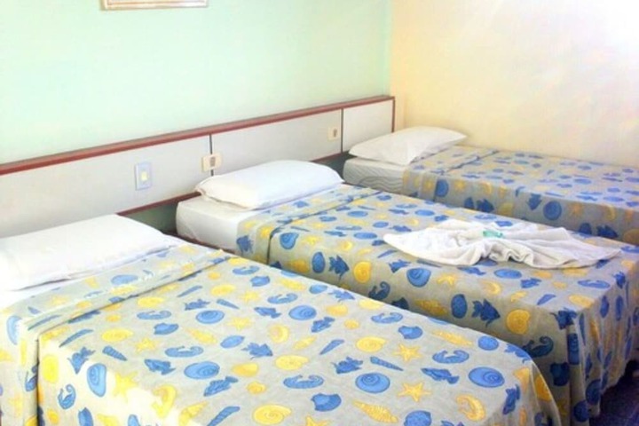 Room 4 of 17