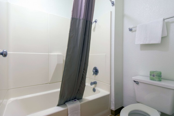 2 Double Beds (2 of 5)