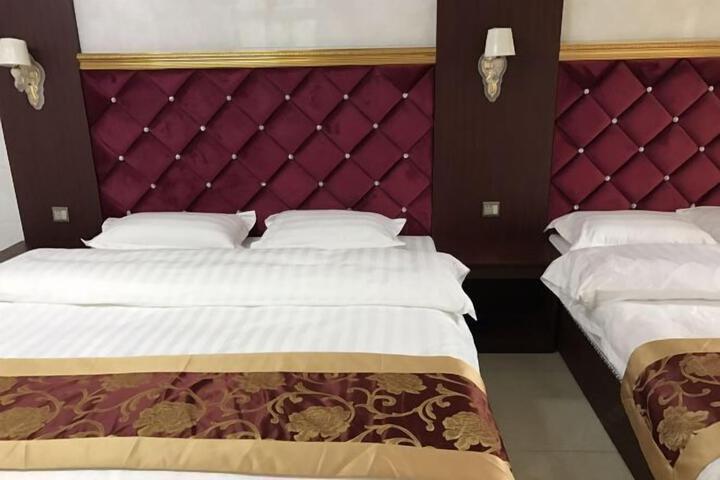 Room 34 of 42