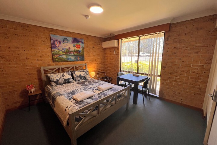 Room 5 of 20