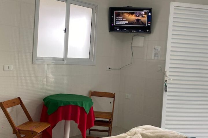 Room 3 of 83