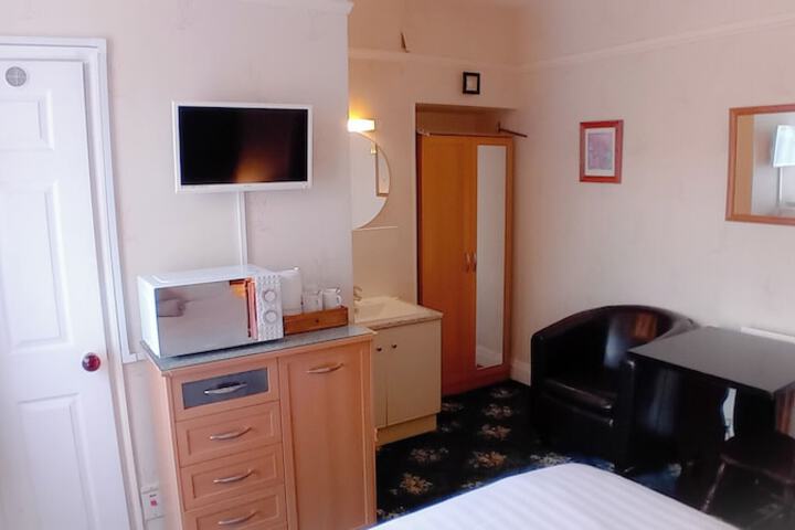 Room 14 of 49