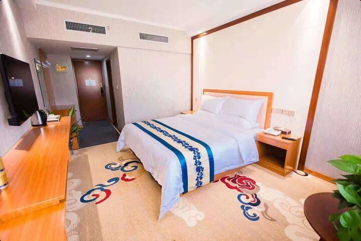 Room 19 of 82