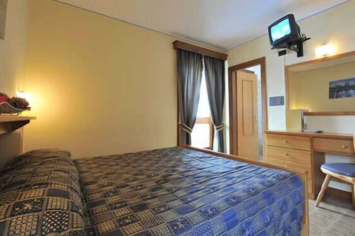 Room 4 of 44