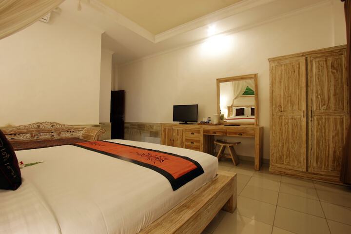 Room 52 of 213