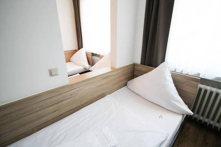 Room 17 of 59