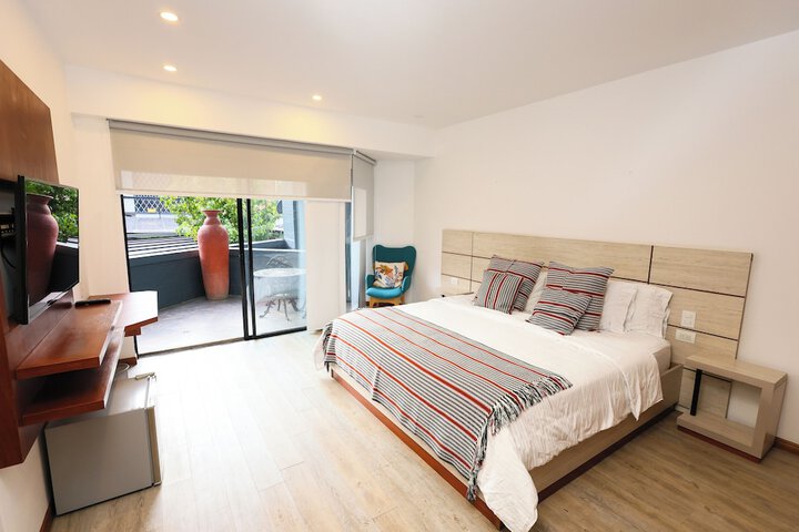 Room 3 of 9