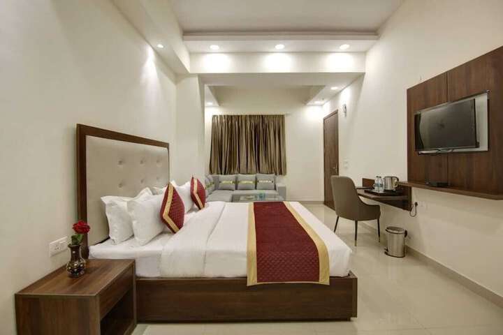 Room 10 of 21