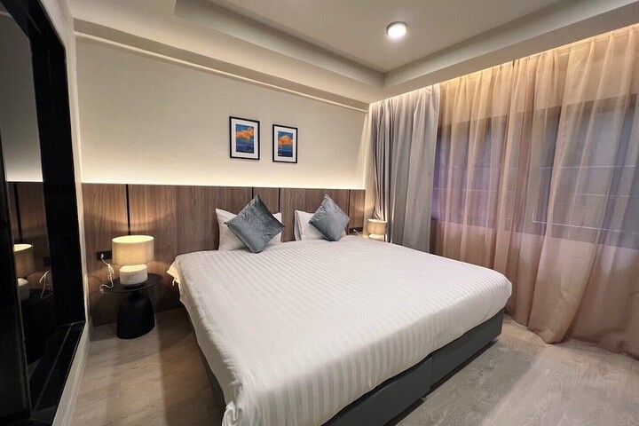 Room 21 of 49
