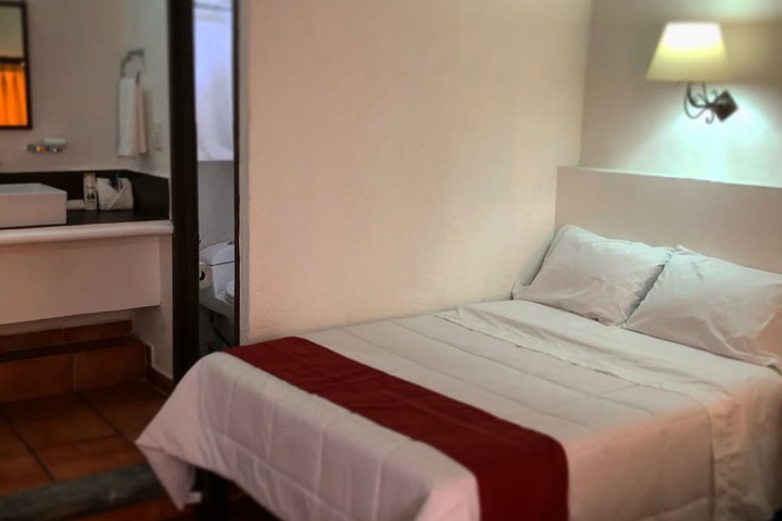 Room 15 of 43