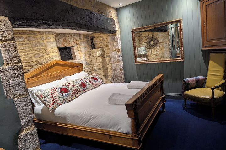 Room 13 of 32