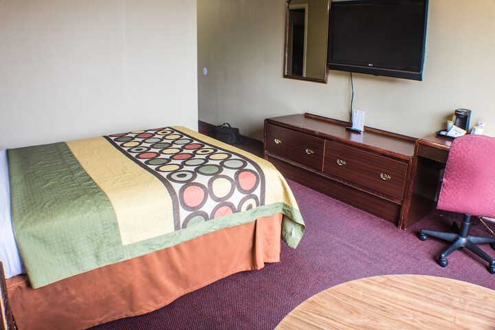 Room 4 of 19