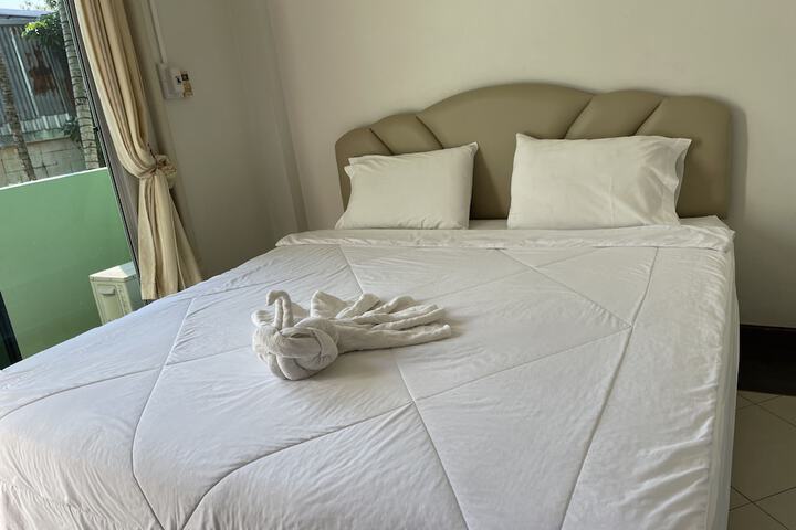 Room 8 of 23