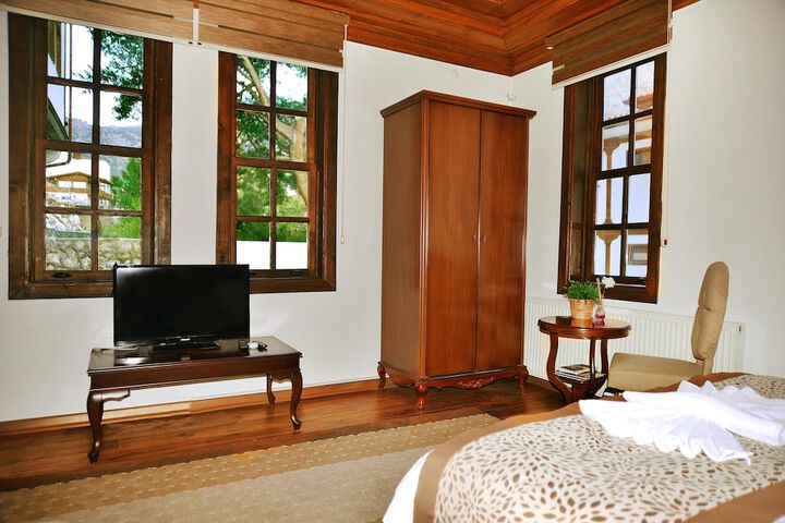 Room 5 of 53