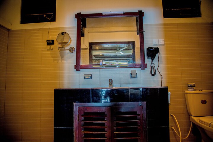 Room 12 of 29