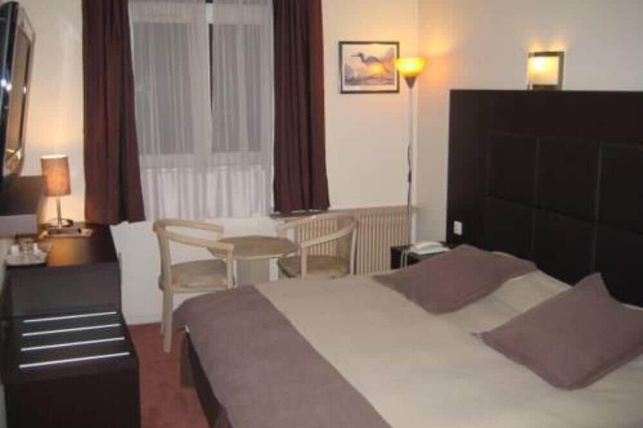 Room 9 of 41