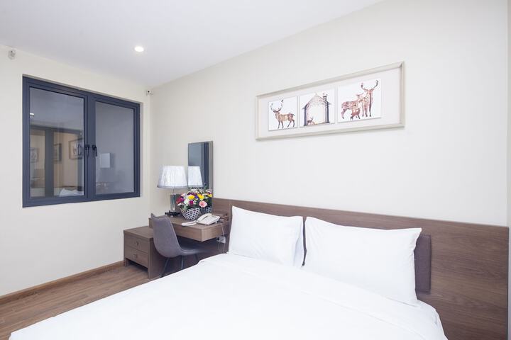 Room 10 of 12