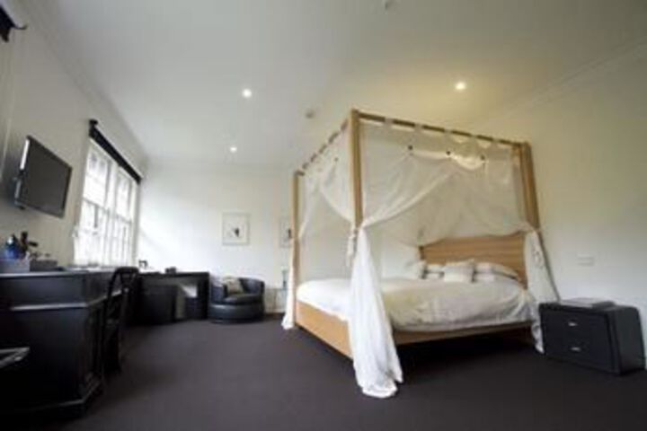 Room 33 of 49