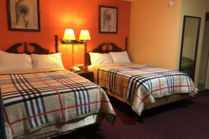 Room 13 of 28
